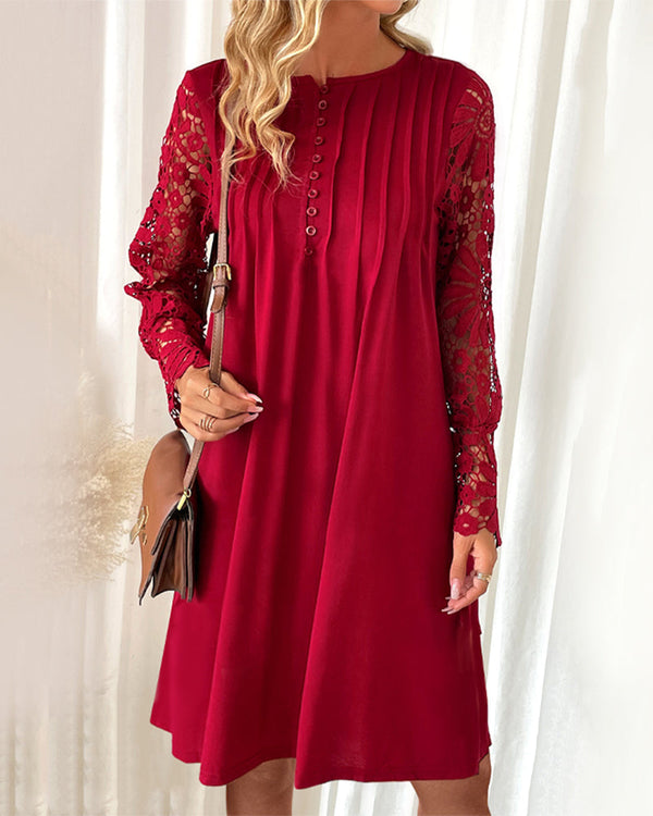 Kira| Pleated dress with lace sleeves